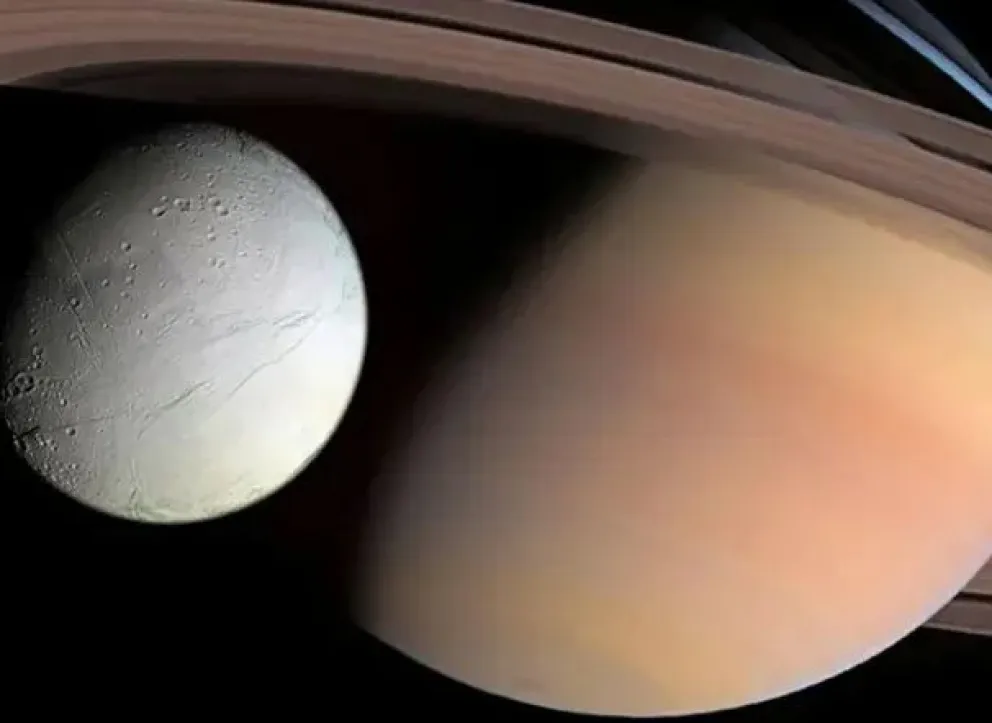 Hallazgo sorprendente en luna de Saturno: ¿Señales de vida extraterrestre?