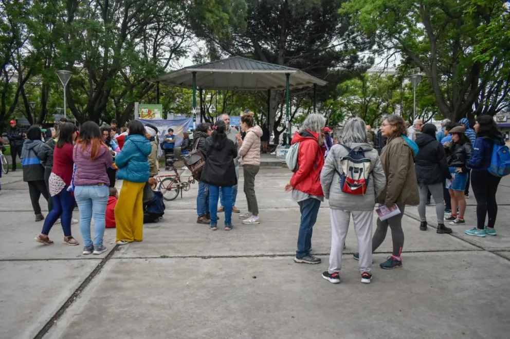 Los viedmenses descargaron la bronca por el 2001 y el cruel ajuste de Milei