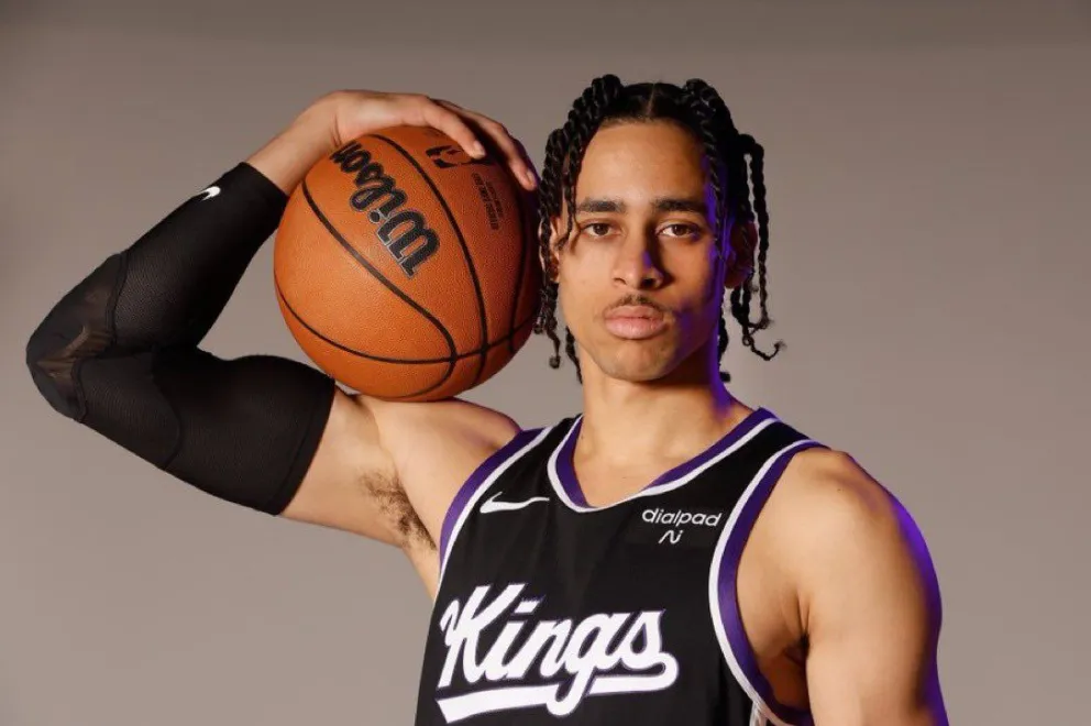 Un ex jugador de la NBA confesó haber asesinado a una mujer en el asiento de su auto