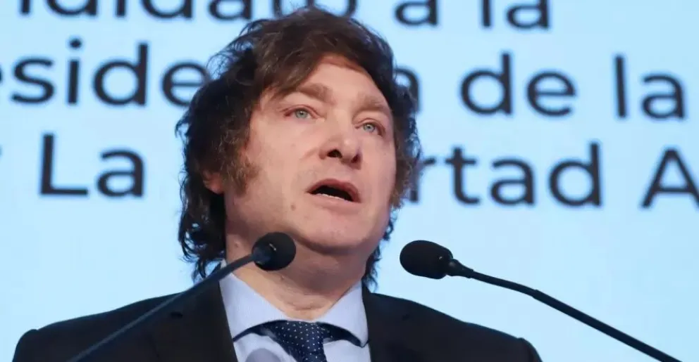 Milei y la crisis en Argentina: Educación, constitución y desafíos actuales