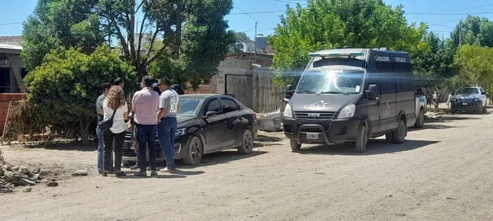Encontraron armas, drogas y mucha plata en un allanamiento por el crimen de Carrizo