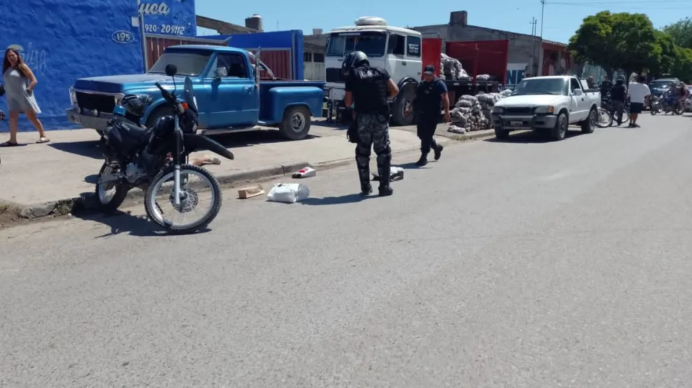 Dos “motochorros” se vistieron de Papá Noel pero los apresaron antes de llegar a la casa