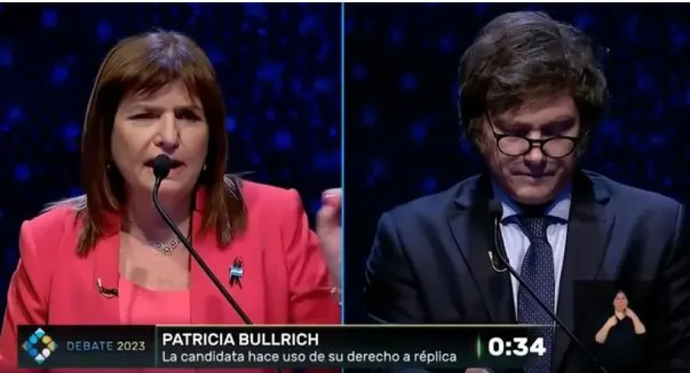 En el debate presidencial, Milei afirmó que derogar leyes por DNU eran prácticas de una "dictadura"