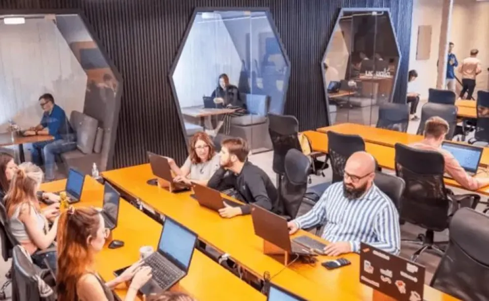 Oportunidad de empleo para mayores de 50 años en Ualá