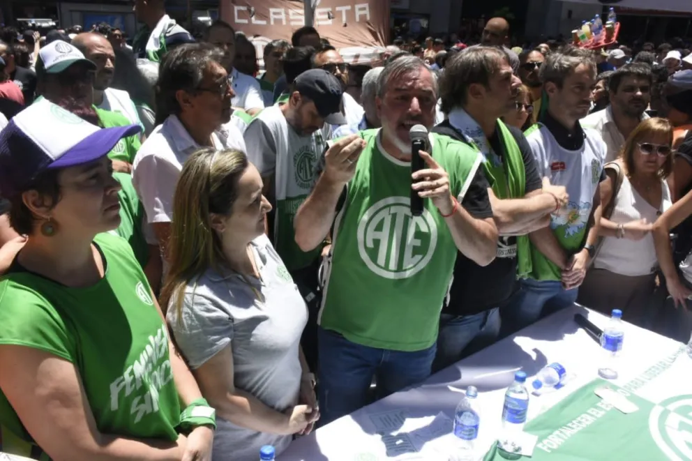 Mañana ATE se moviliza en todo el país contra el despido de 7.000 trabajadores en el Estado