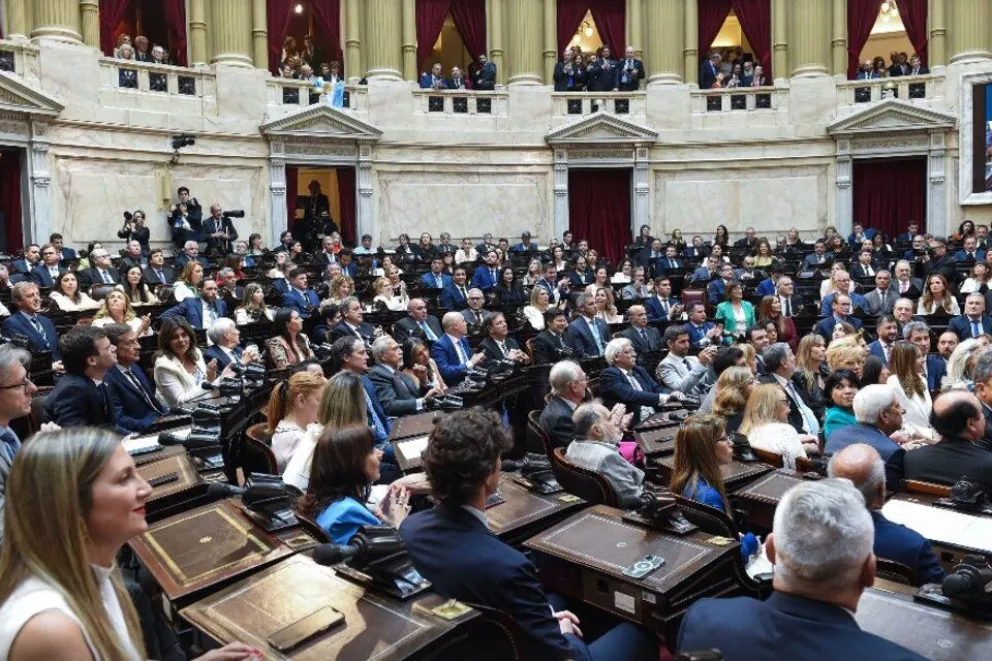 Milei desafía al Congreso: su mega DNU no figura en sesiones extraordinarias