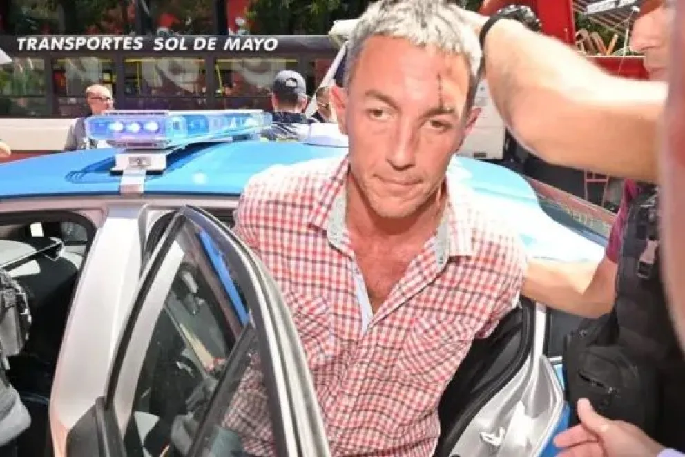 Procesan con prisión preventiva a Gastón Mercanzini por tirarle una botella a Milei