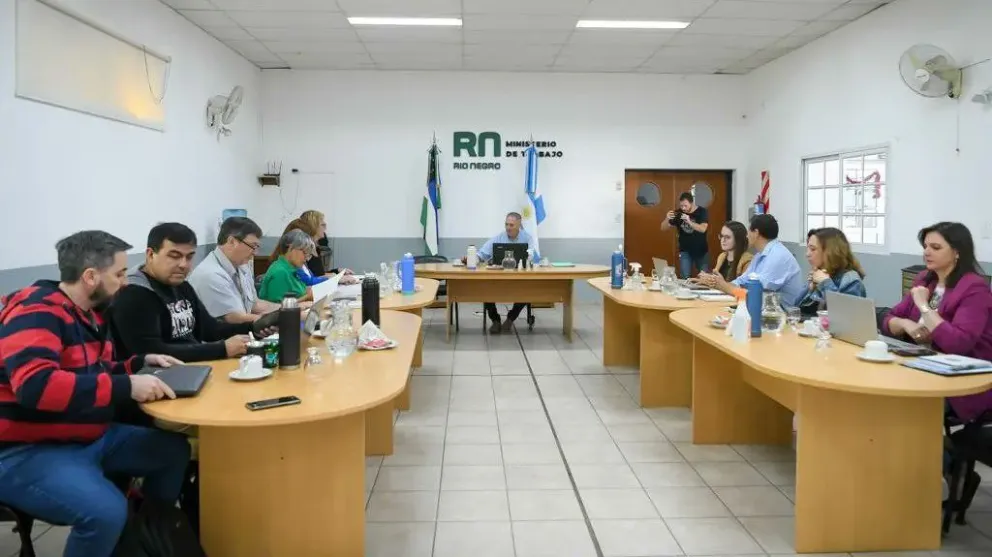 El Gobierno dijo que no está en condiciones de aumentar los salarios