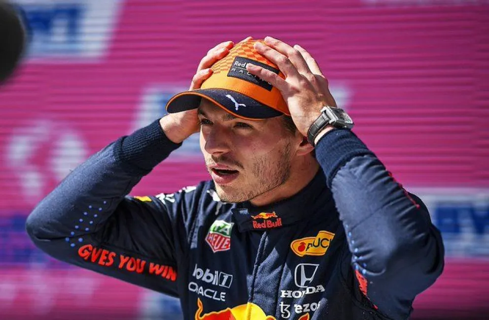 Verstappen, tricampeón del mundo en Fórmula 1, no pudo alquilar un auto por no alcanzar la edad requerida   