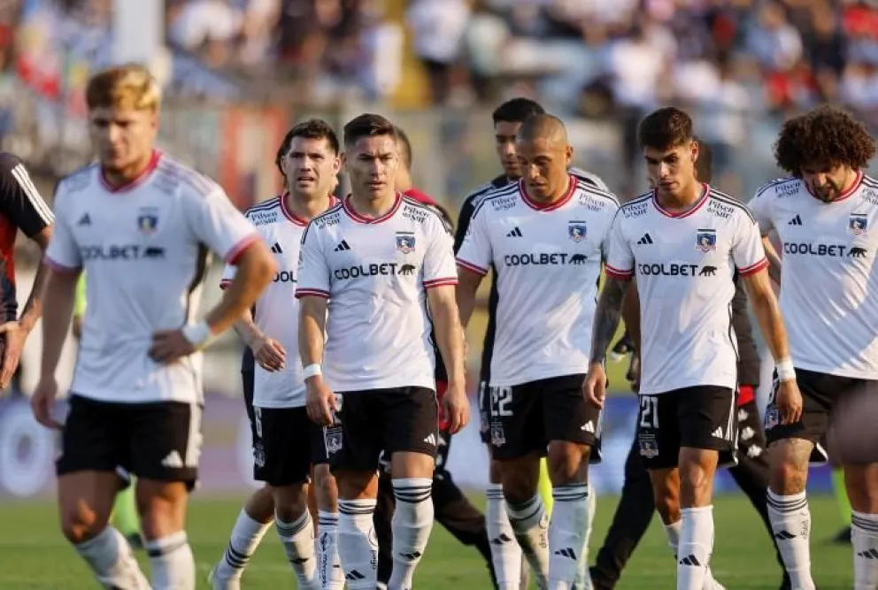 Escándalo en Chile: jugadores del Colo Colo recibieron licencias de conducir a cambio de indumentaria del club