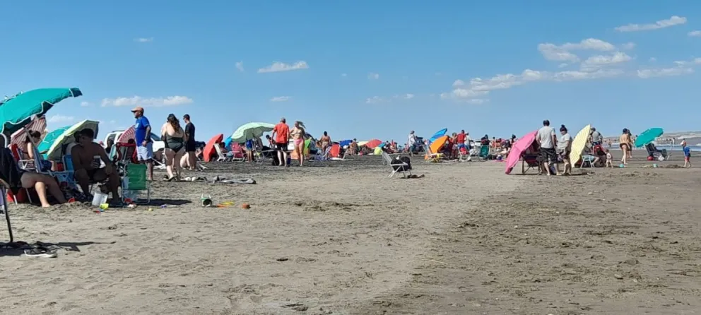 Él Cóndor con playas colmadas el último sábado del año