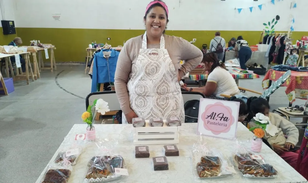Estudia gastronomía y tiene en marcha su emprendimiento “Alfa Pastelería”