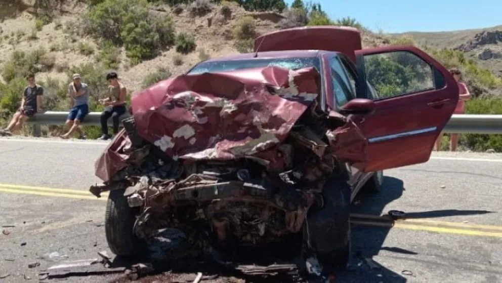 Choque frontal en Alicurá dejó como saldo cinco personas heridas e internadas en Bariloche