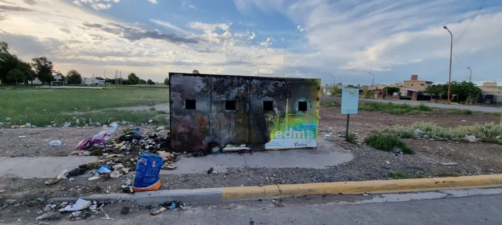 Se produjeron actos de vandalismo en bienes públicos de Viedma y de El Cóndor