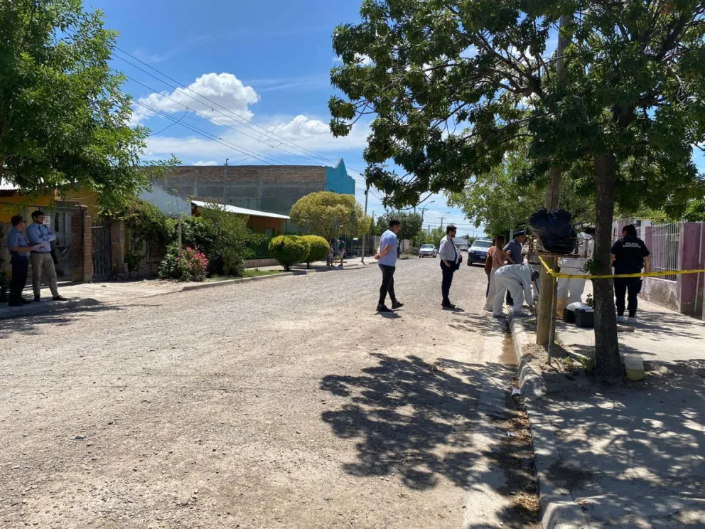 Investigan un presunto homicidio en el barrio Las Flores 