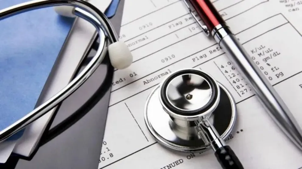 Duro golpe para el bolsillo: las prepagas aumentarán hasta un 30% en febrero