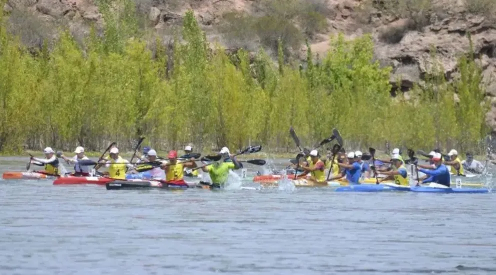 Todo listo para la largada de la Regata Internacional del río Negro