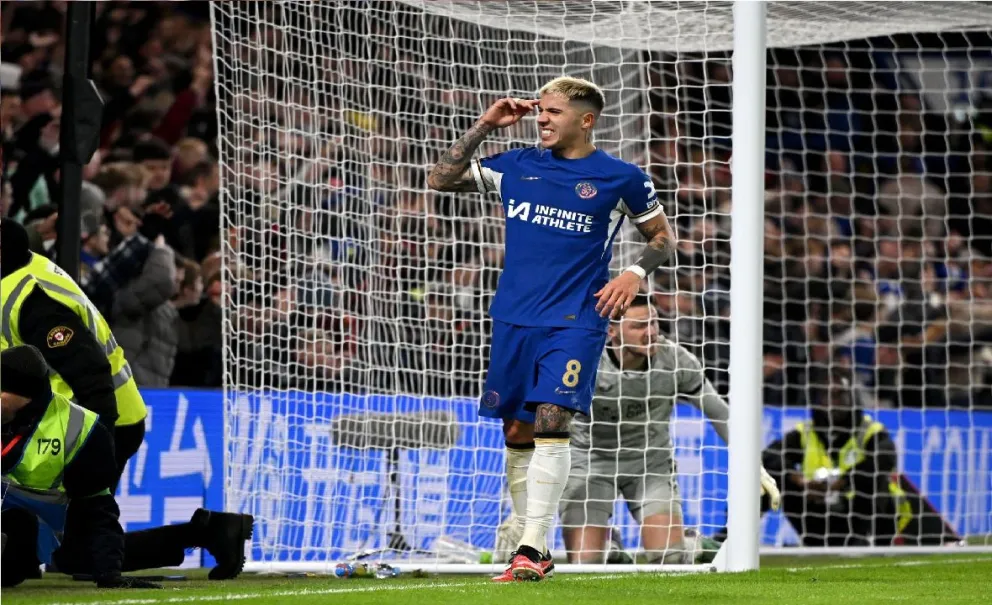 Gol de Enzo Fernández y gran actuación de “Dibu” Martínez en la FA Cup