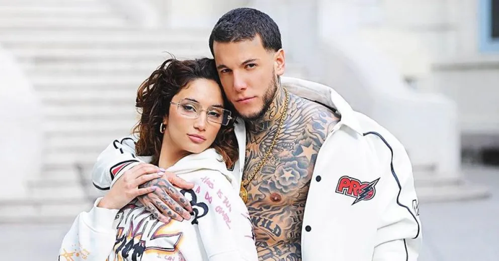 La pareja de Alex Caniggia sorprende con su look inspirado en Emilia Mernes