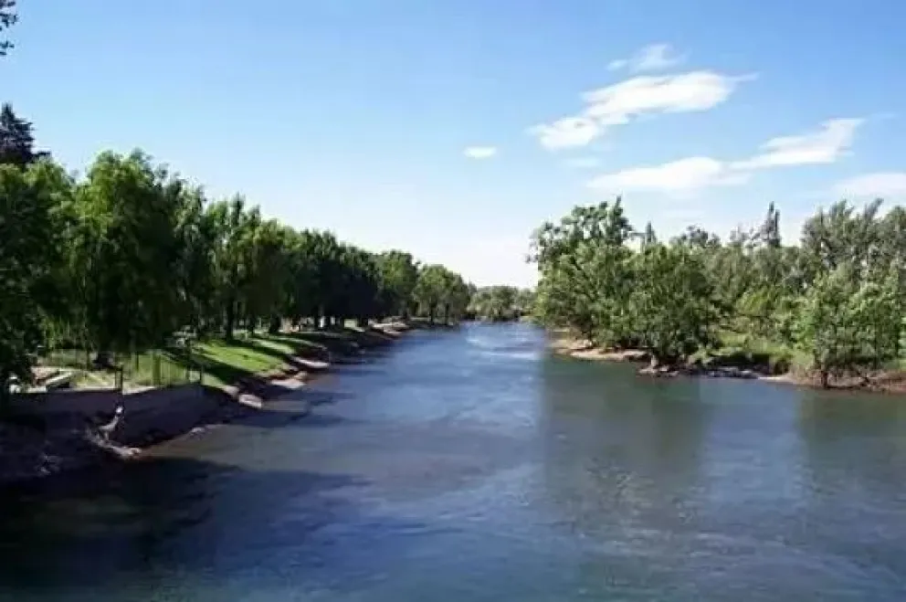 Tragedia: un joven se ahogó en un tramo del río no habilitado como balneario