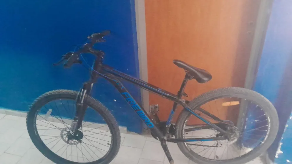 Un policía recuperó una bicicleta que había sido robada y detuvo al ladrón