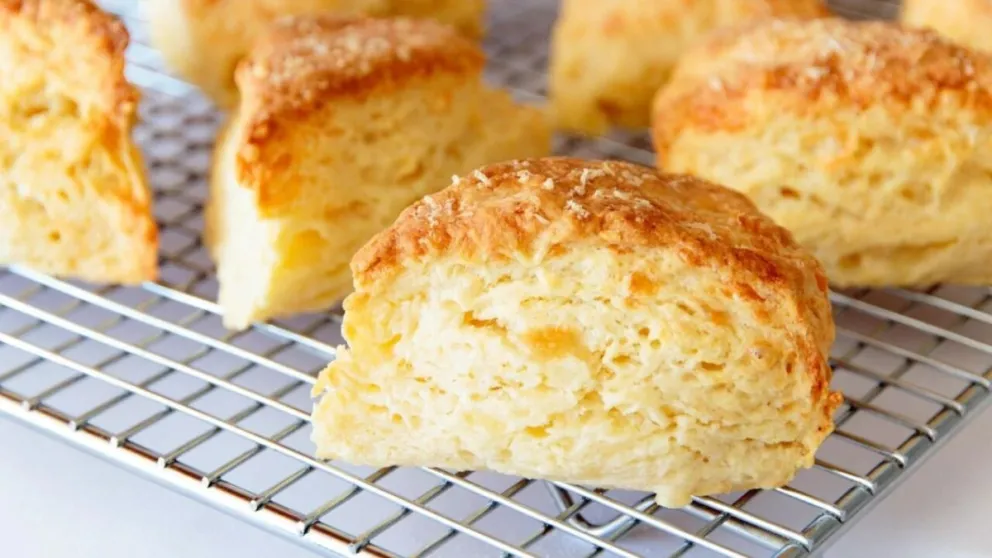 Rápido y fácil: hacé scones de queso para el mate
