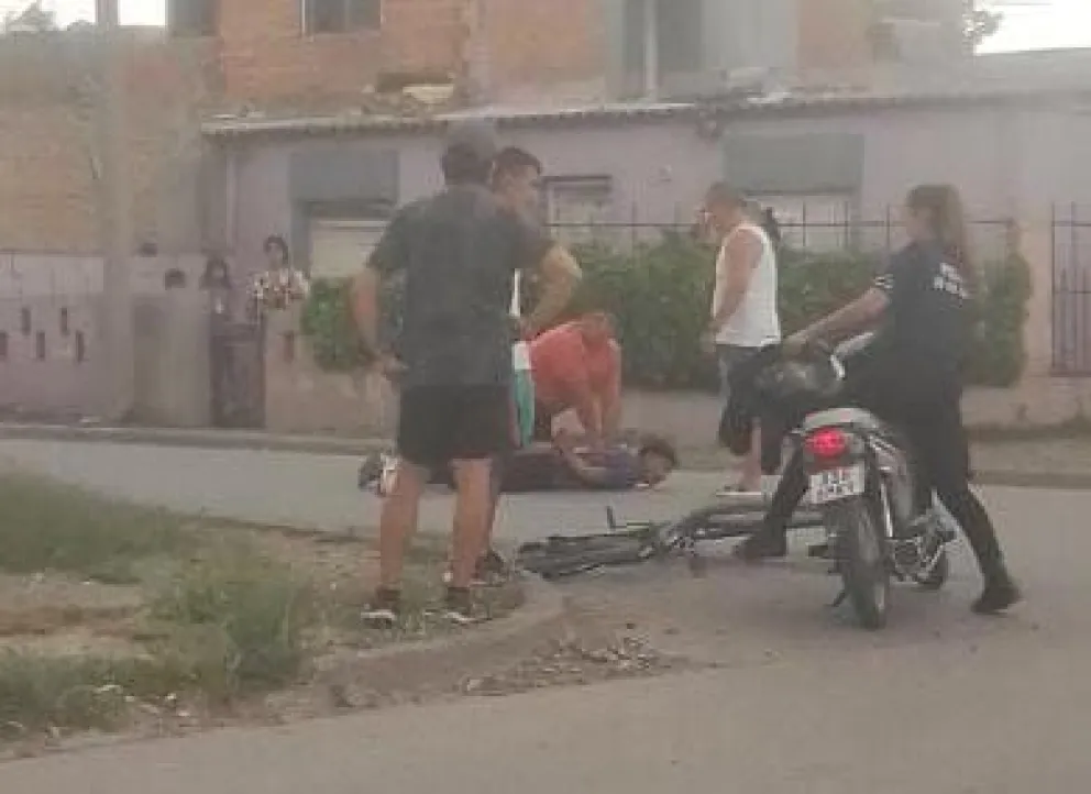 Piñas y corridas por un celular en el barrio IPPV