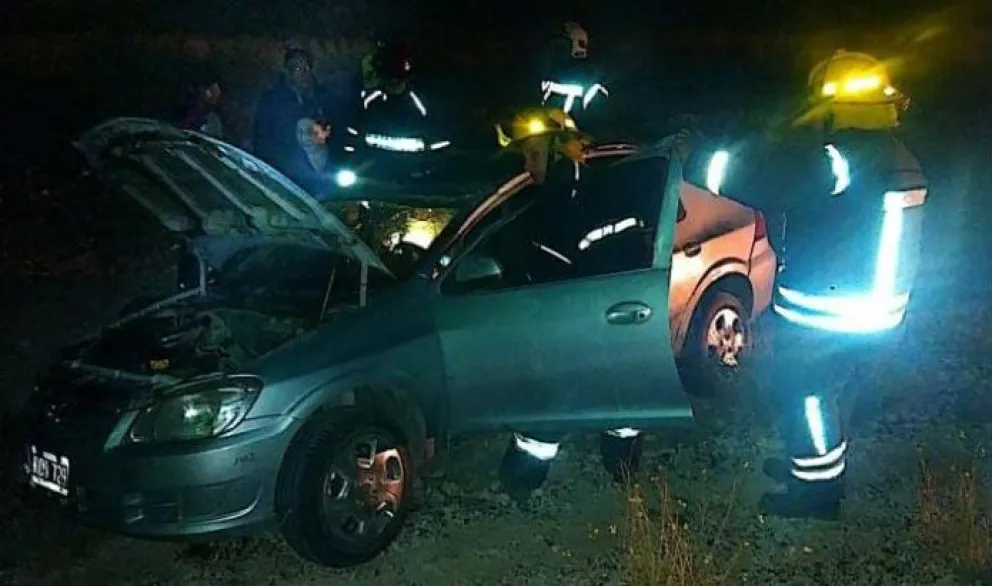 Una maniobra que se reitera y que no se debe hacer provocó un vuelco en la ruta N° 2, a la altura de SAO