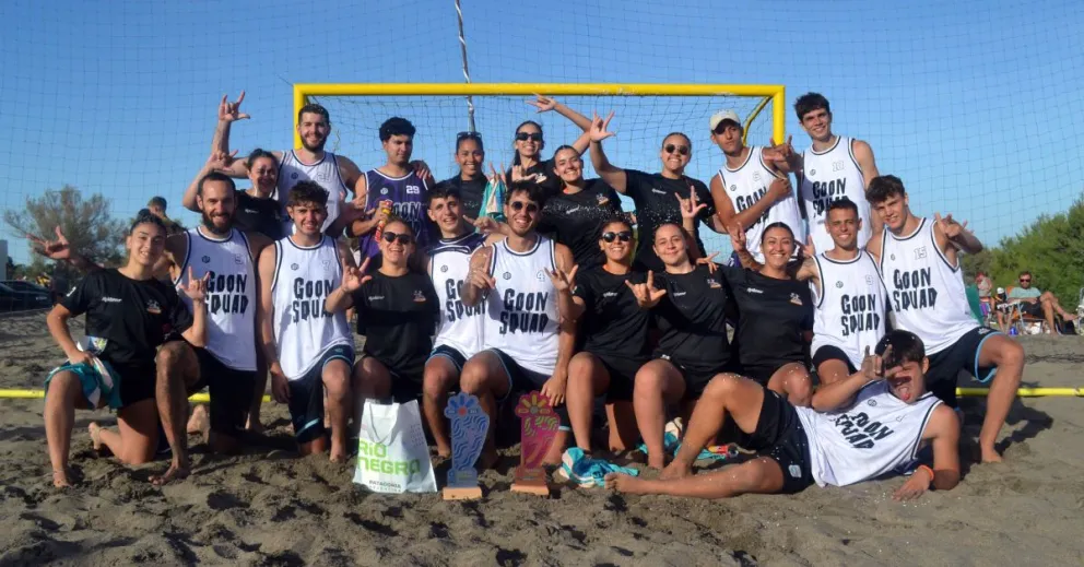 Comenzó el Circuito Patagónico de Beach Handball: Goon Squad y Only Beach los campeones