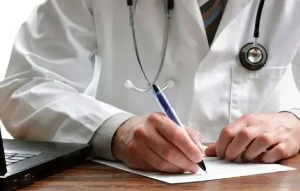 Dictan primera cautelar contra el aumento de prepagas habilitadas por el mega DNU