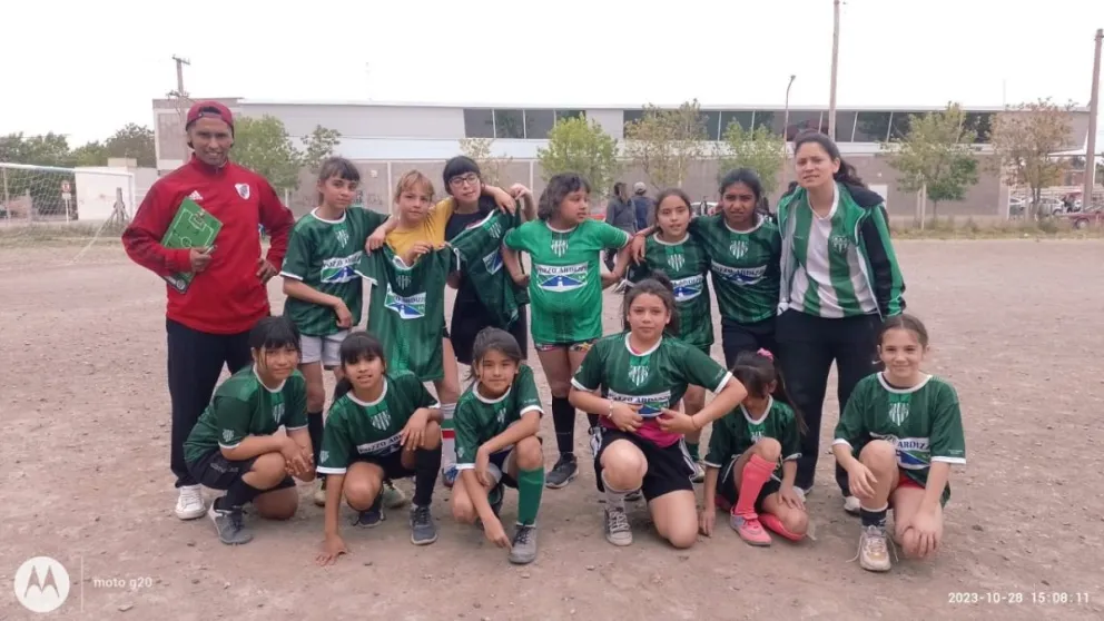 Las pibas del barrio Santa Clara tienen su espacio para jugar a la pelota