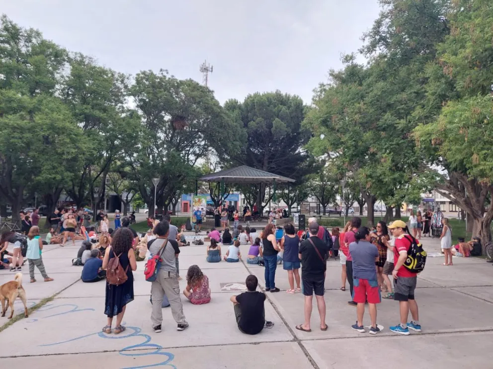 Encuentro multisectorial en Teatro El Tubo para organizar el paro del 24 de enero