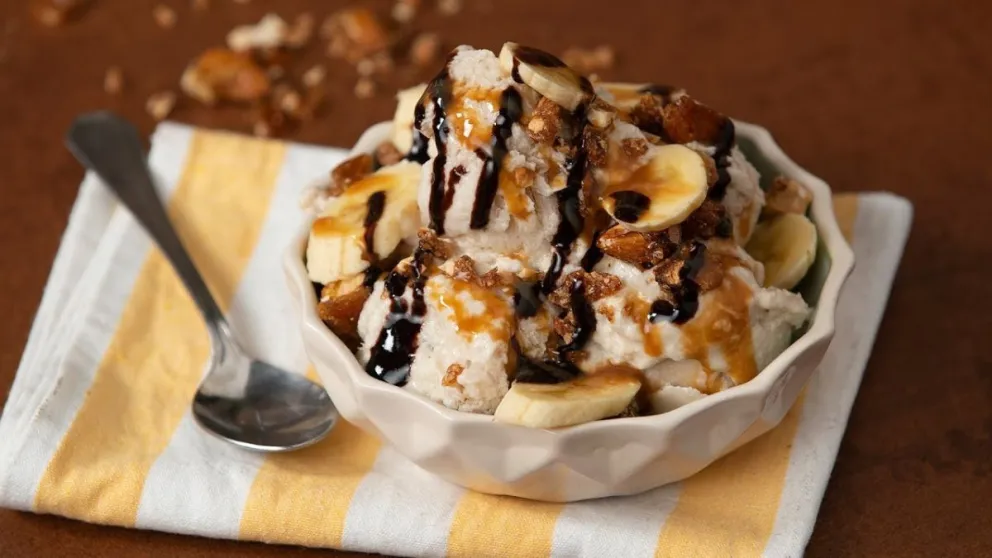 Helado de banana split casero: una receta sencilla y refrescante 