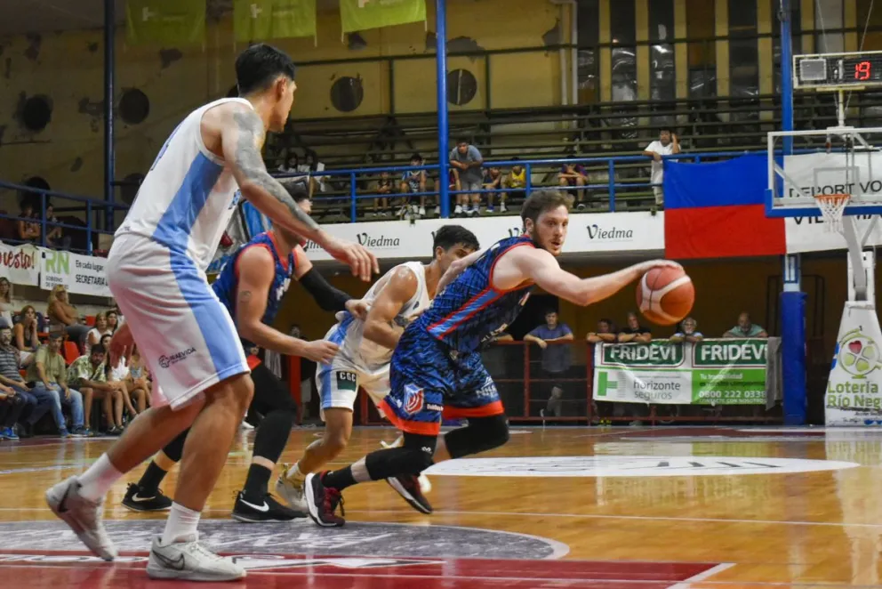 Deportivo Viedma visita a Hispano con la ilusión de meterse entre los mejores cuatro equipos