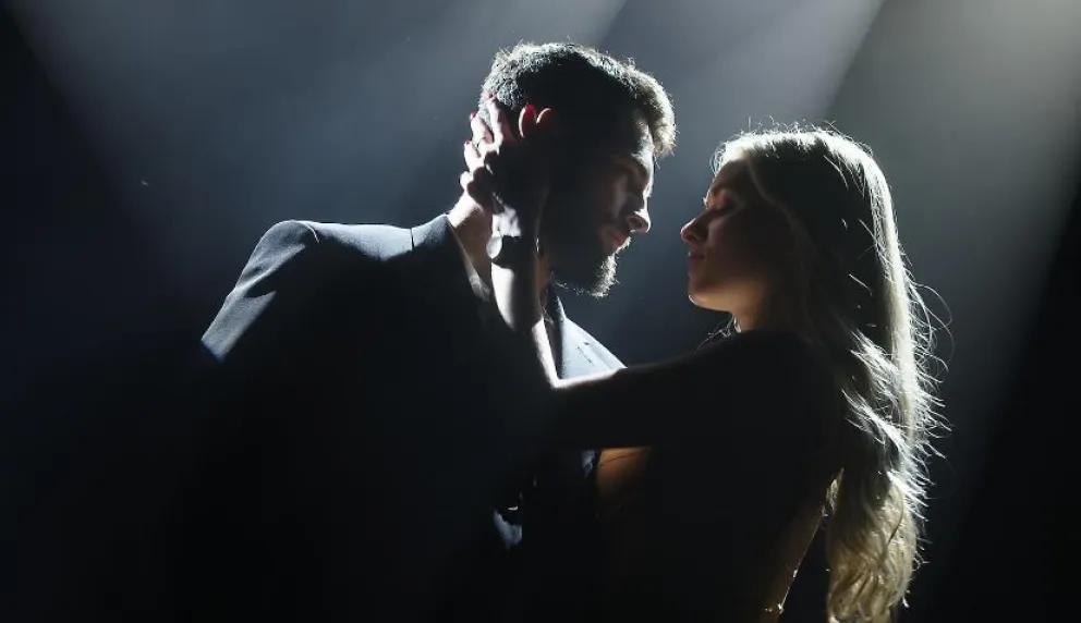 Advertencia astrológica: Descubre de qué signo no debes enamorarte en 2024