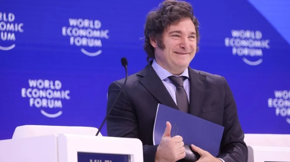 El presidente Milei vuelve al país tras su discurso en el Foro Económico Mundial en Davos