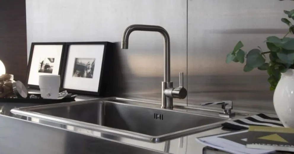 Truco casero para destapar la pileta y eliminar bacterias