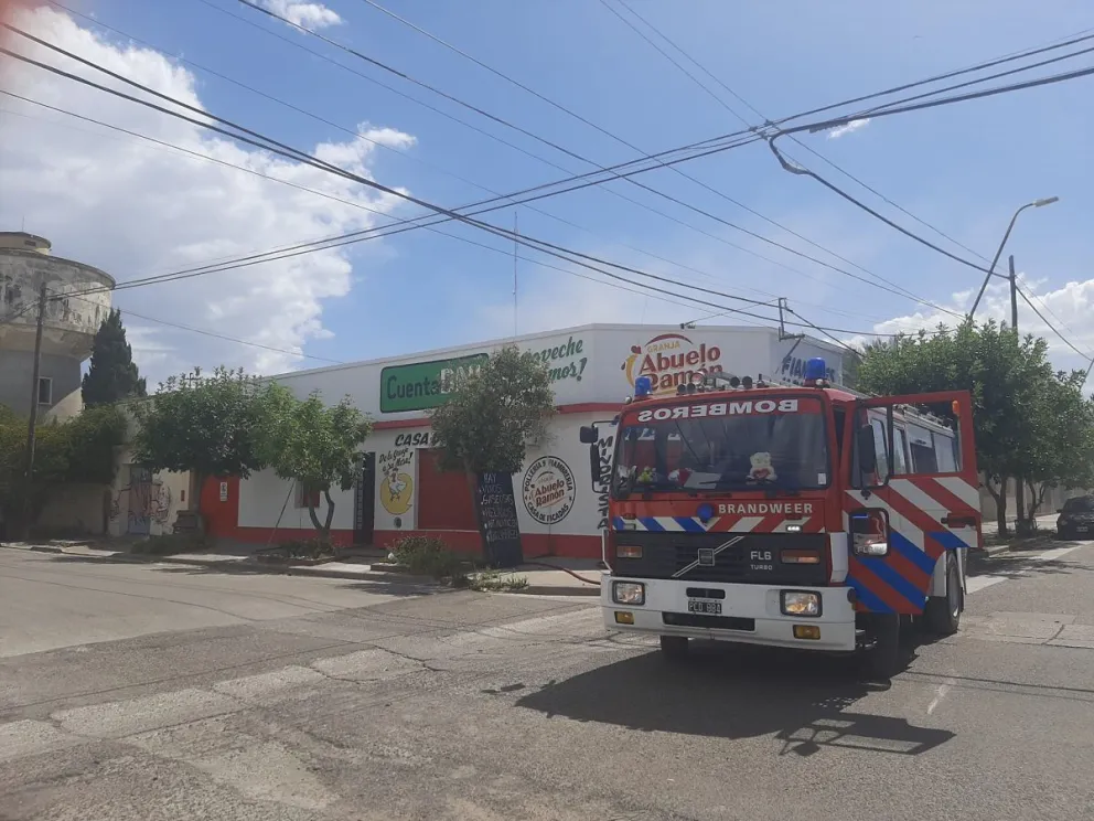 Incendio destructivo en un negocio céntrico