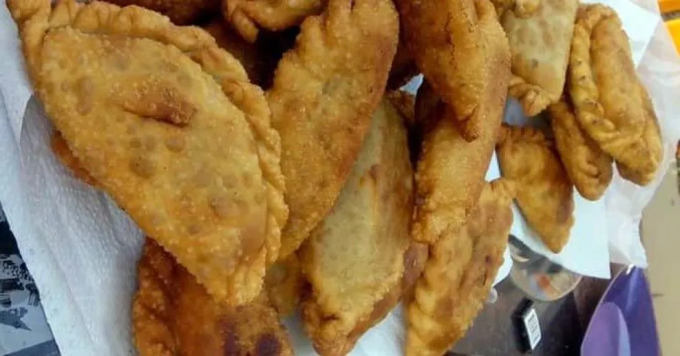 Un pedido de empanadas reveló el robo de identidad a un policía de Viedma