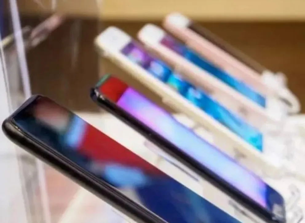 Gran subasta electrónica: AFIP remata más de 250 celulares secuestrados