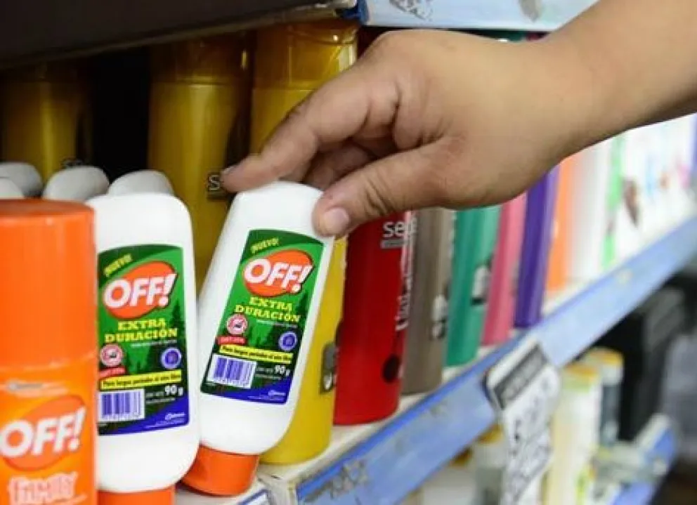 Siguen las denuncias en Viedma por la venta de repelentes con fecha de vencimiento adulterada