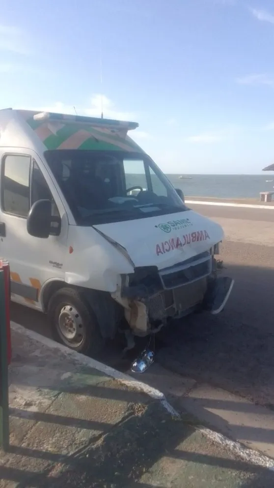 Sin ambulancia por un choque y reclamo de por medio 