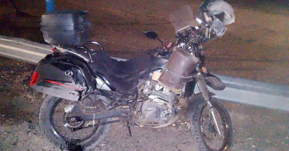 La rotonda de acceso a San Antonio le jugó una mala pasada a un viajero