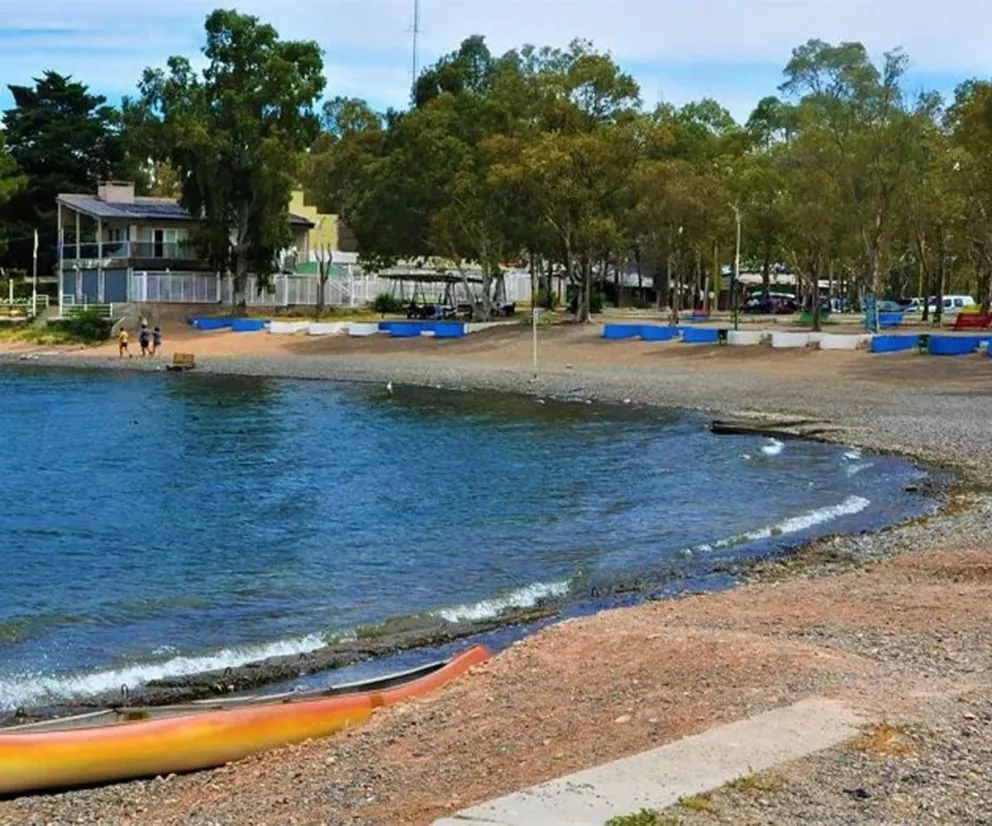 Sin piojos de pato, el Lago Pellegrini es una opción ideal para pasar los días de calor