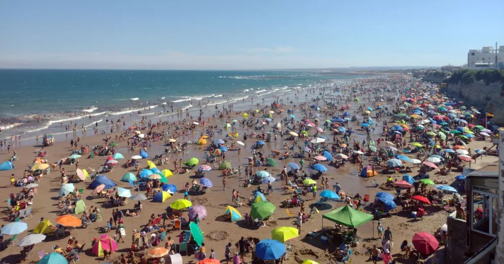 Último fin de semana en Las Grutas: sábado a pleno en la playa