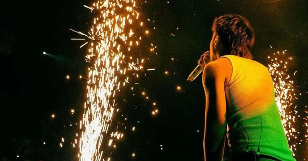 Crisis amorosa sorprende a un famoso cantante