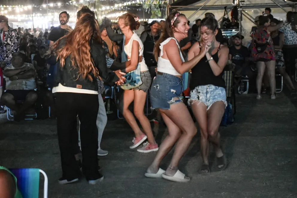 Hay promesa de puro baile en la Fiesta del Mar y El Acampante. Foto archivo. 