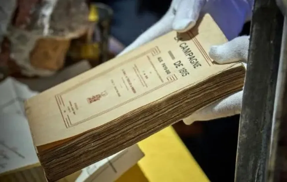 Descubren cápsula del tiempo con documentos napoleónicos en Países Bajos