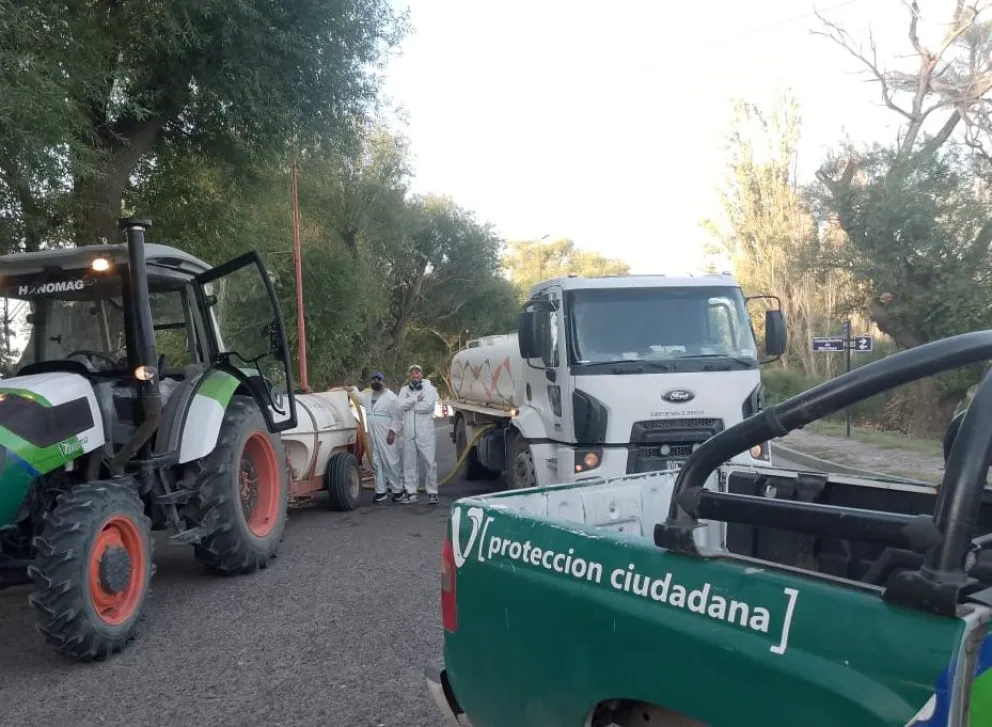 Por la invasión de mosquitos, los vecinos quieren armar su propia fumigación