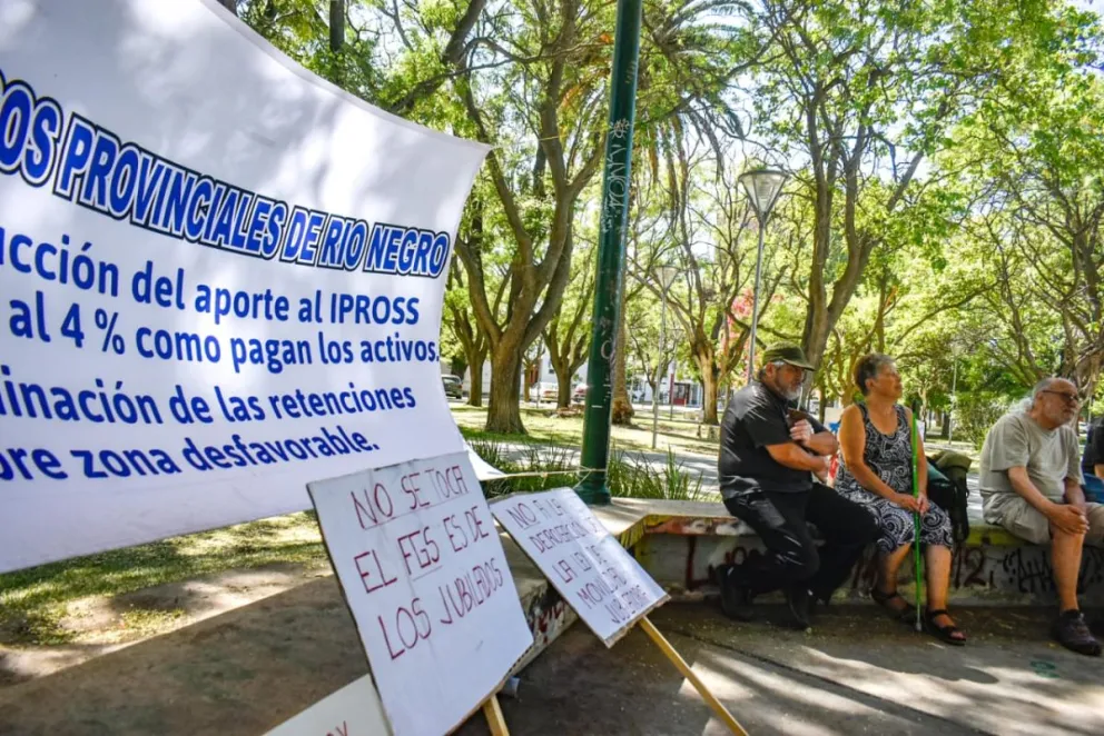 Referente de los jubilados contra el ajuste de Milei: "Ésta es una forma de matar viejos"